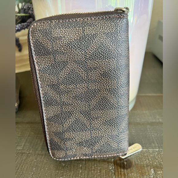 TWO- Michael Kors Large and Small Wallets! - Picture 10 of 16